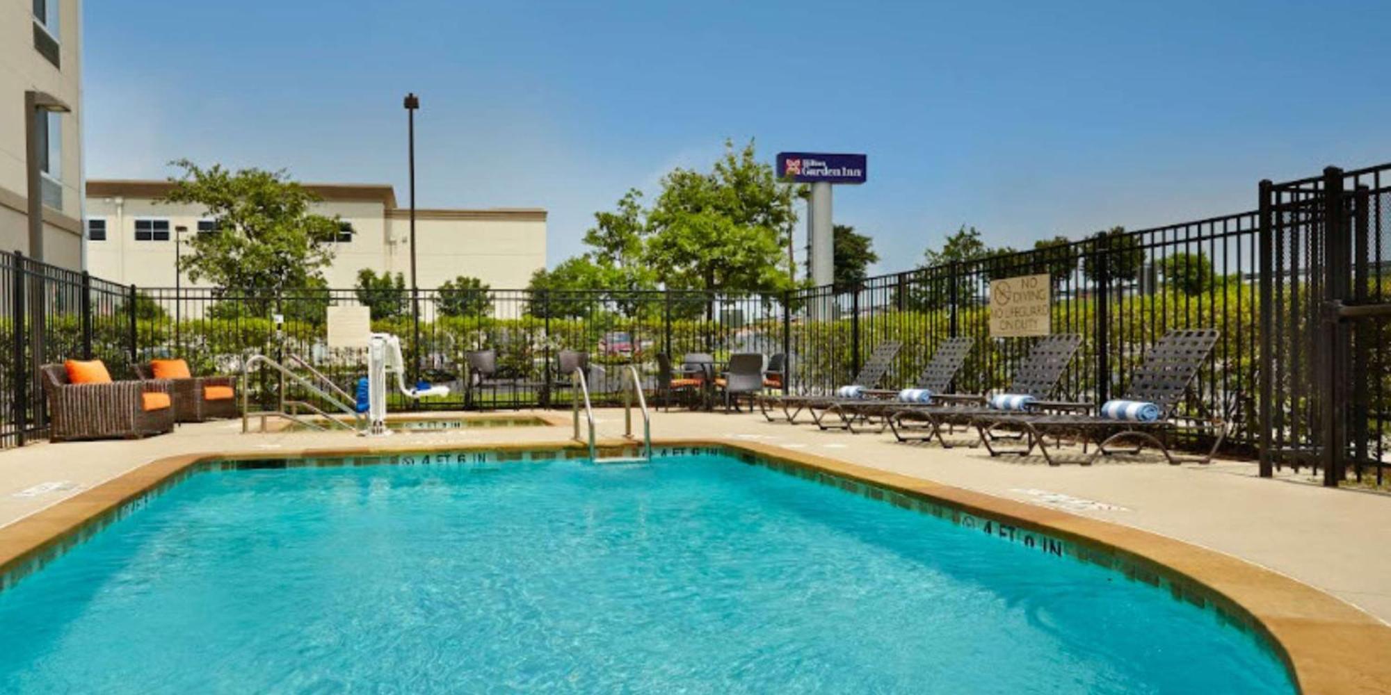 Hilton Garden Inn Austin North Exterior photo
